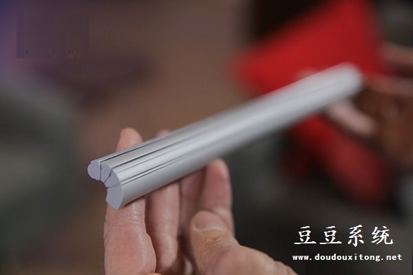 微软展示笔记本Surface Book内部结构设计原型