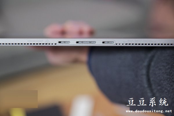 微软展示笔记本Surface Book内部结构设计原型